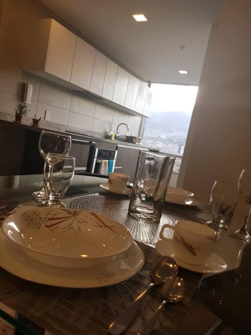 Apartment Modern Suite, Excellent Location! *