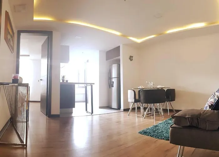 Modern Suite, Excellent Location!