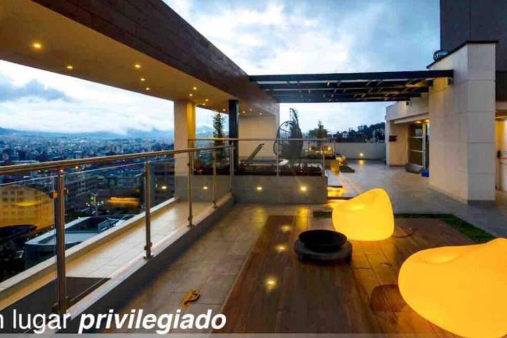 Modern Suite, Excellent Location!